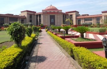 सरोज पांडेय के खिलाफ चुनाव याचिका में नया मोड़, बैंक खाते की जानकारी देने के लिए लगा आवेदन