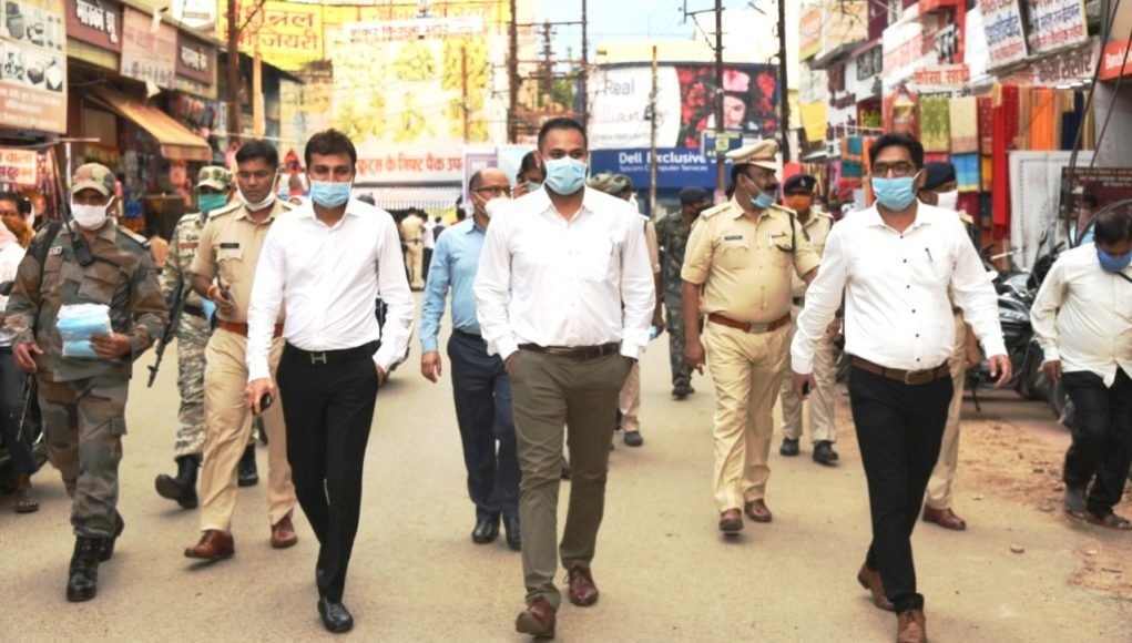 Collector corona FLAG MARCH