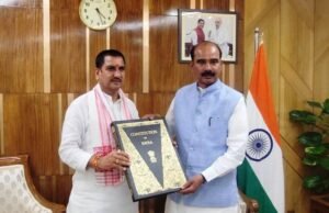 छत्तीसगढ़ में कृषि और सड़क विकास को लेकर दिल्ली में दो मंत्रियों से मिले मंत्री तोखन साहू