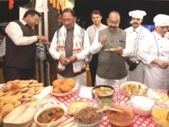 छत्तीसगढ़ी व्यंजनों की महक बिखरी गुजरात के भारत पर्व में, साय-साव ने उठाया लुत्फ – खरीदारी भी की