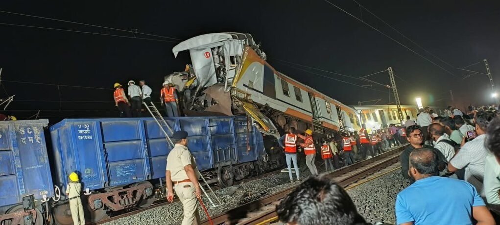 Train accident Lalkhadan 8