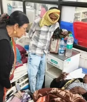 धान नहीं बिक पाया, किसान ने पी लिया ज़हर, नए नियमों की मार, बिचौलियों पर नहीं किसानों पर पड़ रही