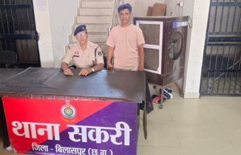 पत्नी के प्रेम संबंध पर गुस्साए शिक्षक ने नाबालिग बेटे के साथ मिल युवक की गला घोंटकर हत्या की