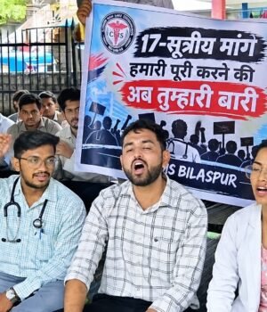 17 मांगों को लेकर सिम्स के 180 इंटर्न डॉक्टरों की OPD में हड़ताल, मरीजों की बढ़ी परेशानी