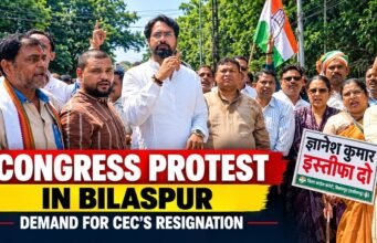 ज्ञानेश कुमार का पुतला फूंका, पुलिस से हुई छीना-झपटी, कांग्रेस ने राष्ट्रपति के नाम सौंपा ज्ञापन