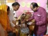 आंगन मिलन उत्सव में बच्चों के बीच पहुंचे अरुण साव, फर्श पर बैठकर खेला साथ में